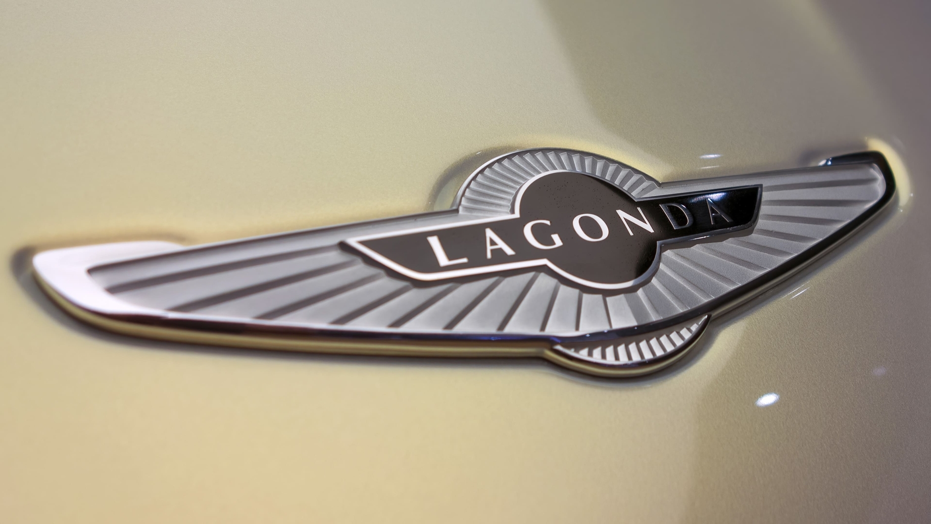 Lagonda sign with wings