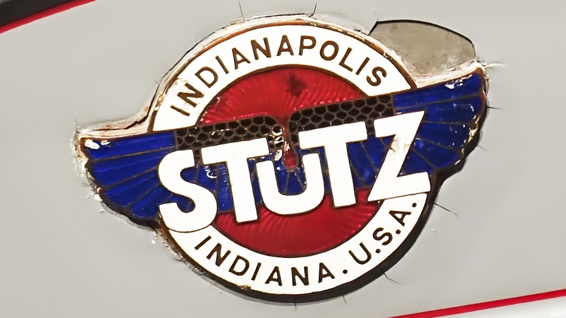 Stutz sign with wings